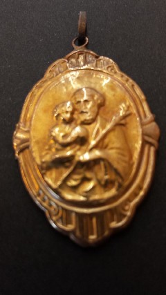 Foto 1 - Ouro- medalha religiosa